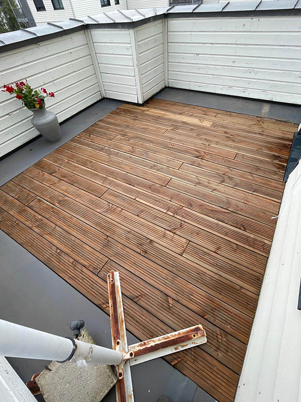 Terrasse sapin trait�